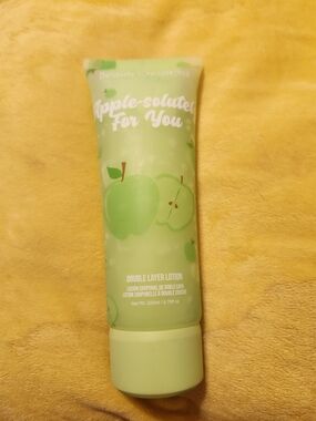 Beauty Creations Apple-scented Double Layer Lotion - Light Green